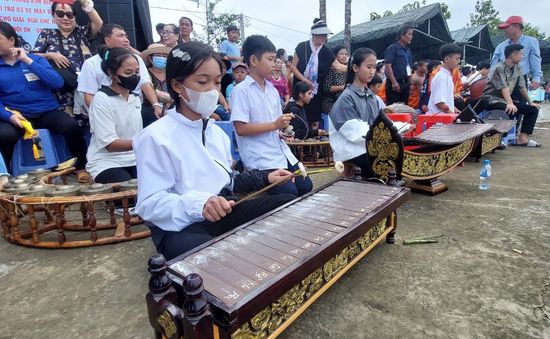 Hàng ngàn người dân tham dự ngày hội văn hóa dân tộc Khmer ở Kiên Giang