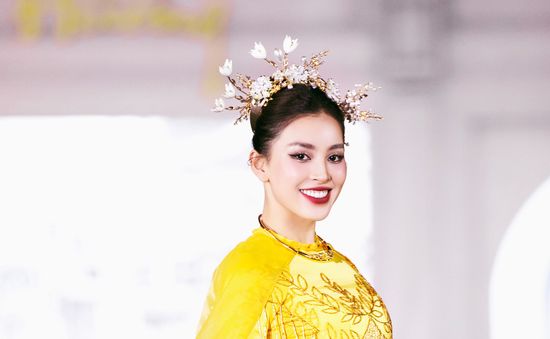Hoa hậu Tiểu Vy, Bảo Ngọc cùng làm Vedette cho BST "Ký họa quê hương"