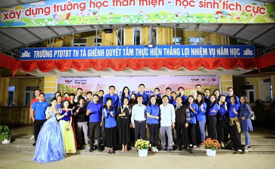 Mang "hơi ấm" đến với trẻ em Tà Ghênh