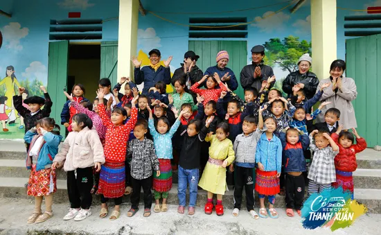 Có hẹn cùng thanh xuân - Vẽ ước mơ: “Biệt đội siêu ngầu” trao yêu thương tới các em nhỏ vùng cao Xéo Sà Lủng