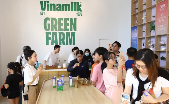 Vinamilk gây ấn tượng với màn ra mắt sữa tươi Green Farm hội tụ công nghệ đột phá