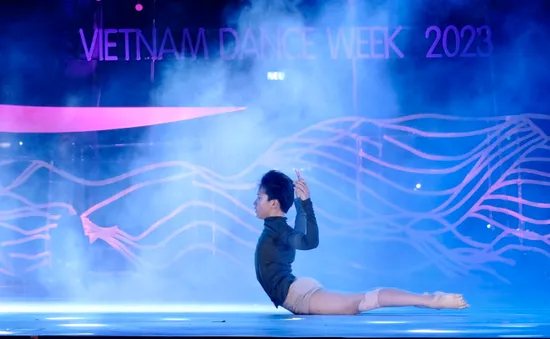 Quán quân "Gương mặt thân quen 2022" Nam Phong lập thành tích mới với nghệ thuật múa