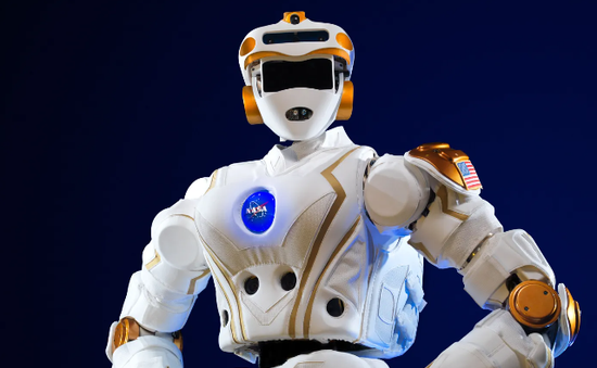 NASA phát triển robot hình người