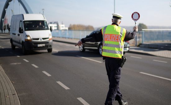 Đức gia hạn kiểm soát biên giới với Ba Lan, Czech và Thụy Sĩ