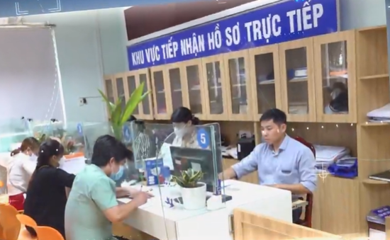 Không yêu cầu nộp sổ hộ khẩu, sổ tạm trú khi thực hiện thủ tục bảo hiểm