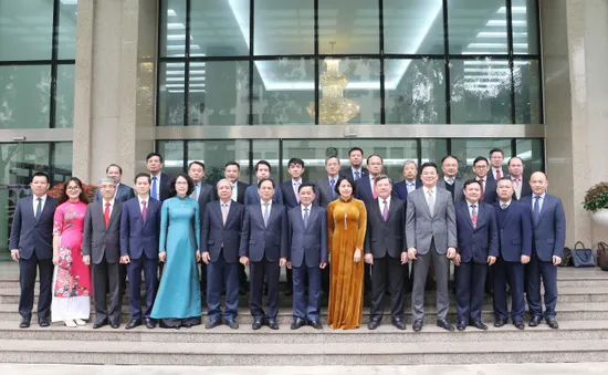 Lợi ích quốc gia là trên hết, trước hết