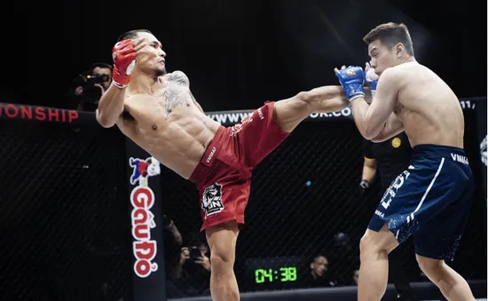 Trần Quang Lộc hạ knock-out Lý Tiểu Long tại Lion Championship 2023