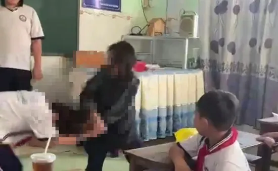 Bạc Liêu: Xử lý vụ việc học sinh tiểu học đánh nhau trong lớp, quay clip đưa lên mạng