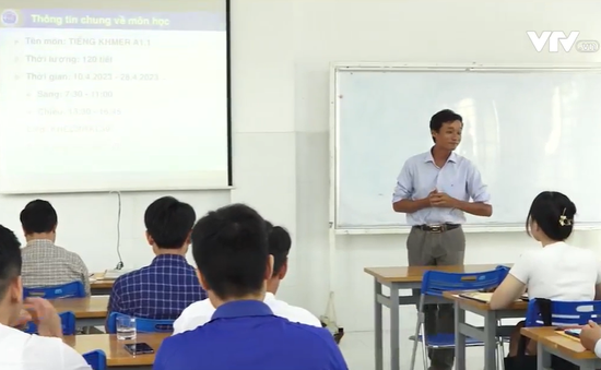 Khai giảng lớp bồi dưỡng tiếng Khmer cho cán bộ lãnh đạo, quản lý