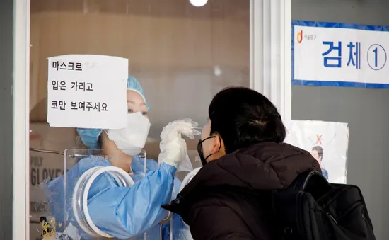 Số ca mắc COVID-19 tăng cao ngày thứ ba liên tiếp tại Hàn Quốc