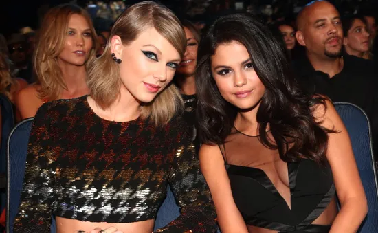 Selena Gomez xuất hiện tại đêm diễn của Taylor Swift