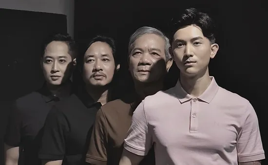 Bốn bố con ông Công "Dưới bóng cây hạnh phúc" bảnh bao như Backstreet Boys