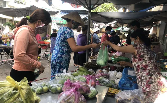 Chợ truyền thống “lên mạng”