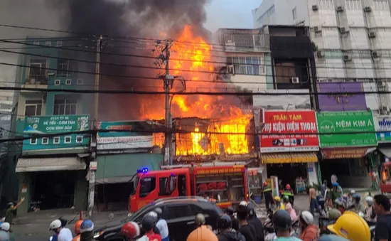 TP Hồ Chí Minh: Phát hiện 1 người tử vong trong vụ cháy quán phở
