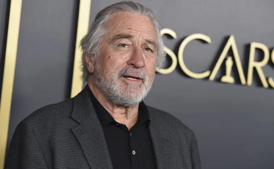 Robert De Niro chào đón con thứ 7 ở tuổi 79