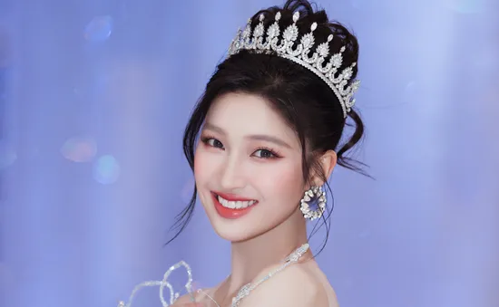 Á hậu Phương Nhi đại diện Việt Nam thi Miss International 2023