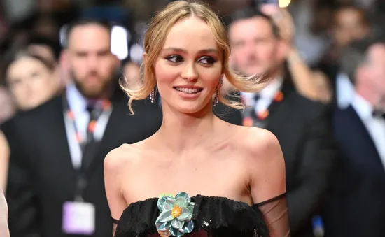 "The Idol" bị chê quá tục tĩu, Lily-Rose Depp phản bác: "Đó là sự trần trụi của cảm xúc"