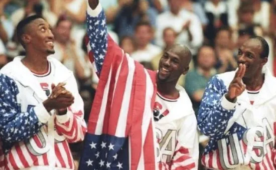 Áo thi đấu Olympic của Michael Jordan được bán đấu giá hơn 3 triệu USD