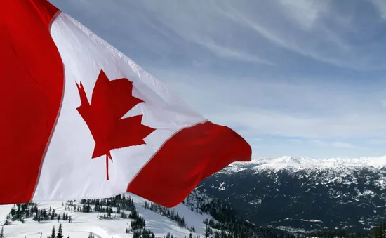 Cháy rừng và lũ lụt trên khắp miền Tây Canada, cư dân buộc phải sơ tán