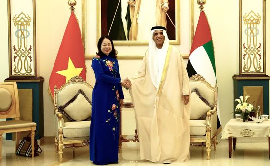 Phó Chủ tịch nước hội kiến Tiểu vương Ras Al Khaimah Sheikh Saud bin Saqr al Qasimi