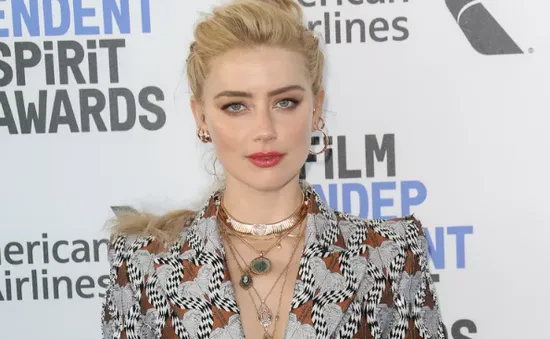 Amber Heard sẽ trở lại trên thảm đỏ LHP Italy