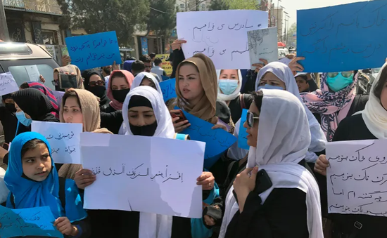 Lệnh cấm phụ nữ Afghanistan khiến việc công nhận Taliban gần như là “không thể”