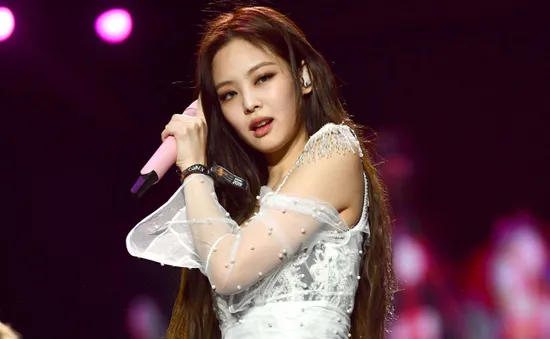 Jennie (BLACKPINK) tiếp tục bị tố lười biểu diễn trên sân khấu