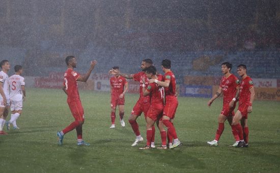 Thắng Hồng Lĩnh Hà Tĩnh tại Hàng Đẫy, CLB Công An Hà Nội vươn lên dẫn đầu V.League 2023