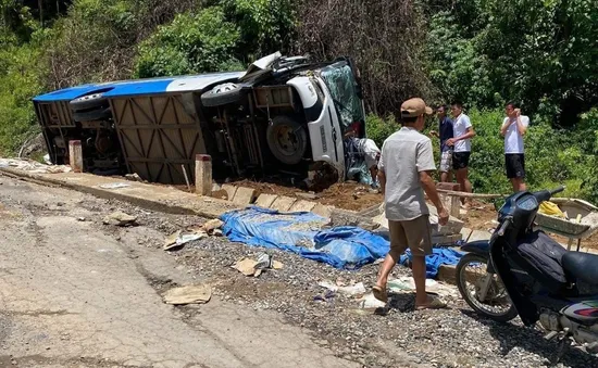 Vụ lật xe chở đội bóng trên đèo Vi Ô Lắc: Xác định nguyên nhân và danh tính cầu thủ tử vong