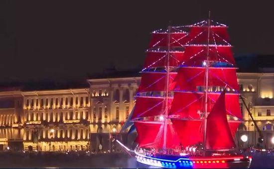 Lễ hội "Cánh buồm đỏ thắm" tại Saint Petersburg