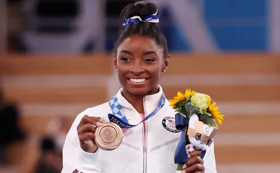 Simone Biles trở lại thi đấu lần đầu tiên sau Olympic Tokyo