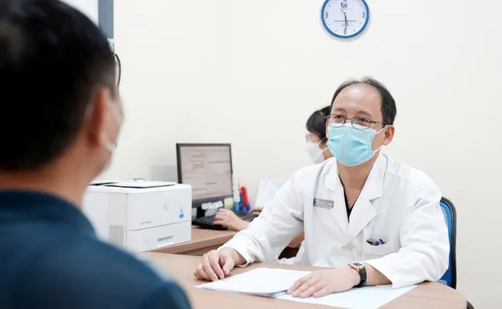 Không biết mắc viêm gan virus C dù hiến máu suốt 10 năm