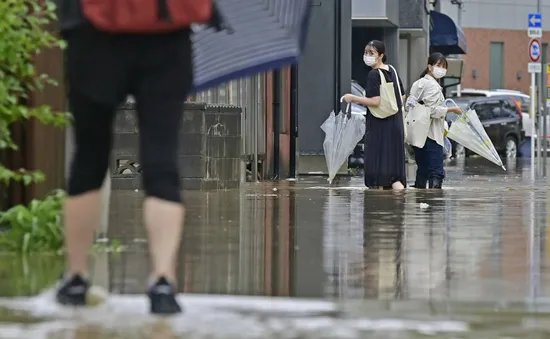 Nhật Bản: Mưa lớn kỷ lục khiến hơn 2.000 người phải đi sơ tán