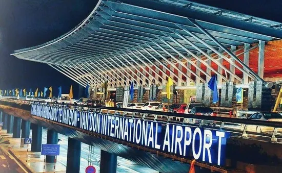 Đóng cửa tạm thời sân bay Vân Đồn, huỷ một số chuyến bay để tránh bão