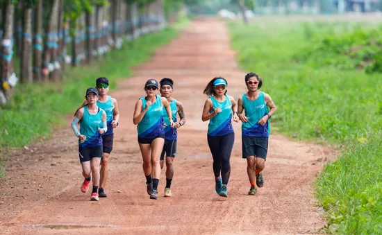 "Chạy về tuổi thơ" trên đường chạy Cross Country lần đầu tiên tại Việt Nam