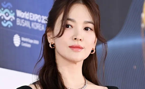 Song Hye Kyo thắng giải Daesang tại Blue Dragon Series Awards 2023