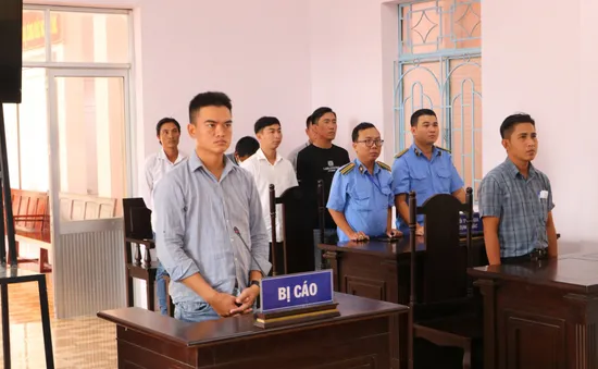 Hai năm tù cho người đàn ông giữ người trái pháp luật