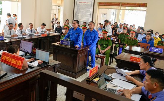 Hoãn phiên tòa xử cha con đại gia Thiện Soi về tội "cho vay nặng lãi"