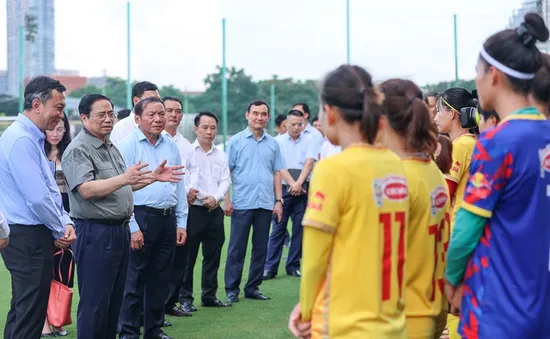 Thủ tướng chúc ĐT nữ Việt Nam dự World Cup ''thi đấu hết mình, chinh phục đỉnh cao''