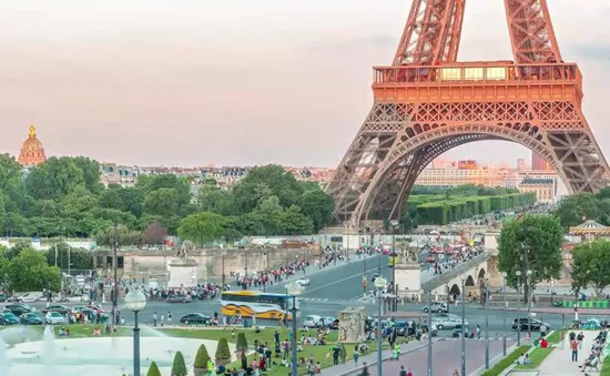 Khách du lịch Paris không quá lo lắng về bạo loạn