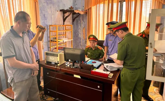 Bắt 2 Phó Giám đốc trung tâm đăng kiểm tại Quảng Bình