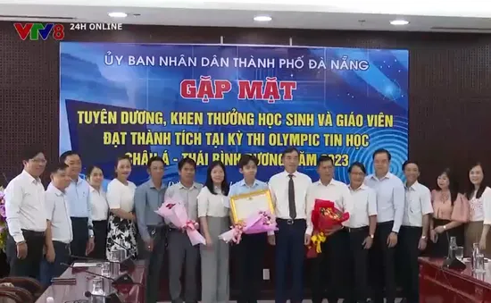 Khen thưởng giáo viên, học sinh đạt kết quả trong kỳ thi Olympic Tin học Châu Á - Thái Bình Dương