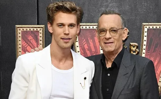 Tom Hanks lo lắng cho sức khỏe tâm thần của Austin Butler sau "Elvis"