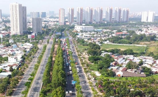 Ngăn chặn thị trường bất động sản “phát triển nóng” hoặc “đóng băng”