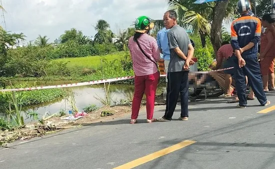 Long An: Phát hiện thi thể người đàn ông tử vong dưới mương nước