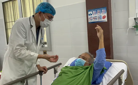 Cứu sống bệnh nhân cùng lúc bị nhồi máu cơ tim và đột quỵ