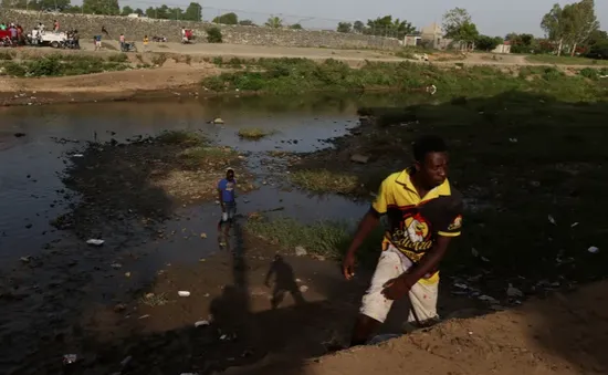 Cộng hòa Dominica đóng cửa biên giới với Haiti từ ngày 15/9 do xung đột kênh đào