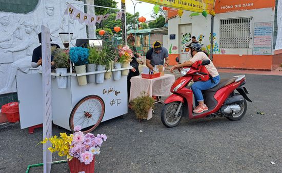 Xe cà phê “vừa có hoa, vừa có niềm vui” ở thành phố Hồ Chí Minh