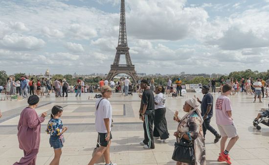 Paris chi hàng chục triệu USD “làm mát” thành phố