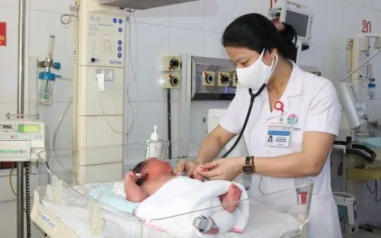 Hà Tĩnh: 1 em bé chào đời nặng 6.1 kg